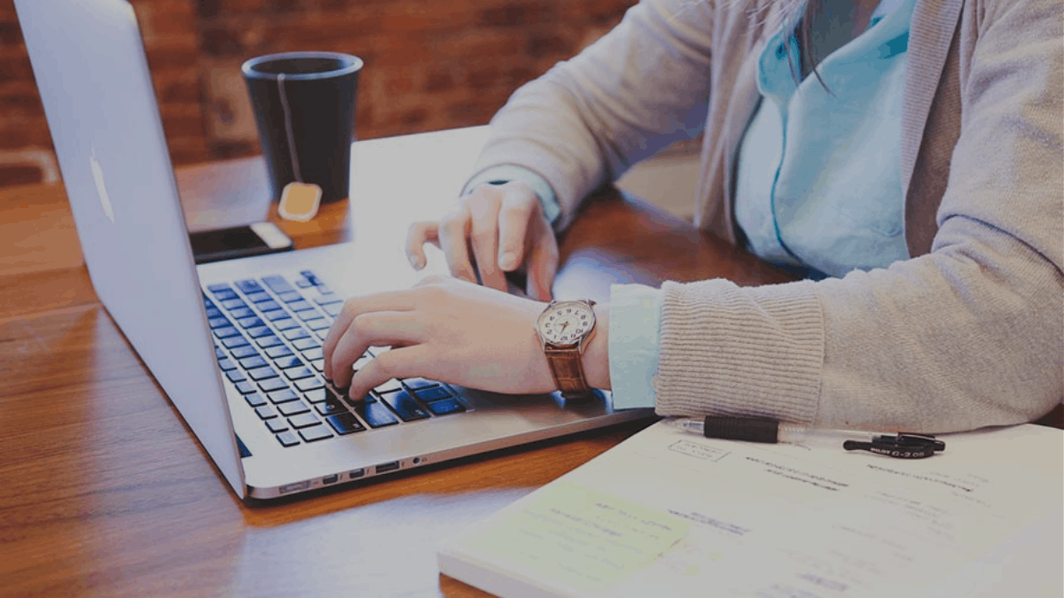 Oferta de empleo: Becario Programador Web